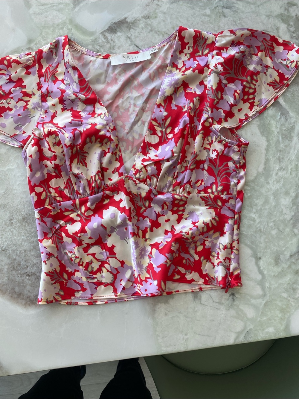 ASTR Red, Lavender, cream V-Neck Blouse, side zip size XS